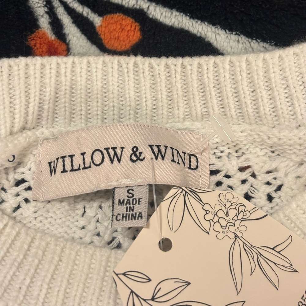 Chic White Cable Knit Cropped Sweater - Picture 6 of 9
